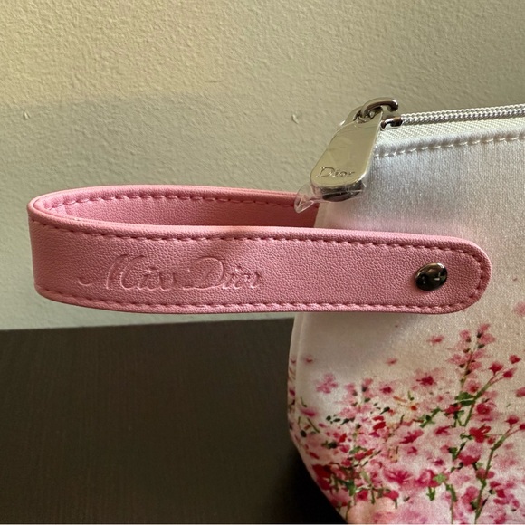 Dior Pink and White Cosmetic Bag with mini Dior lip maximizer. - Picture 6 of 9